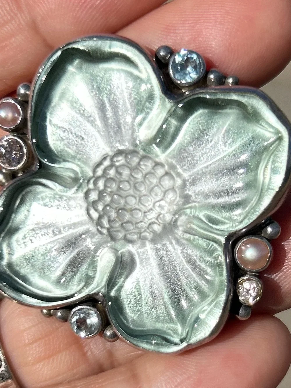 Mars & Valentine sterling silver Dogwood flower frosted green glass crystal ring